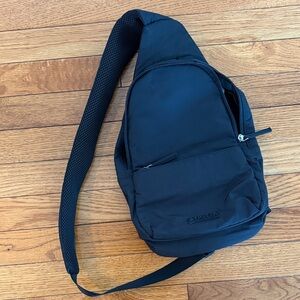 NWT Athleta All About Sling bag,   black sling pack!